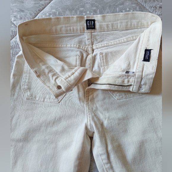 Gap Denim Cheeky Straight Regular‎ White Jeans Size 0 Front Patch Pocket Raw Hem - Picture 3 of 4